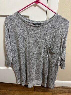 Chelsea & Theodore Heather Gray Pocket Short Sleeve Tee